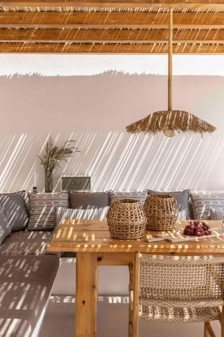 Villa Stephanie With Heated Pool, By Red Windmill