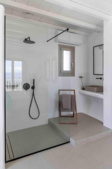 Villa Stephanie With Heated Pool, By Red Windmill